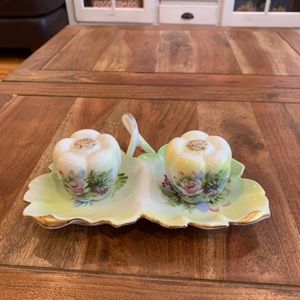 Leffon China Salt/Pepper shaker with dish